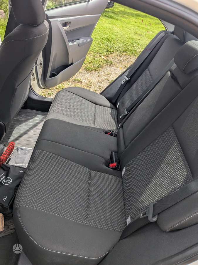 Toyota Corolla - 11