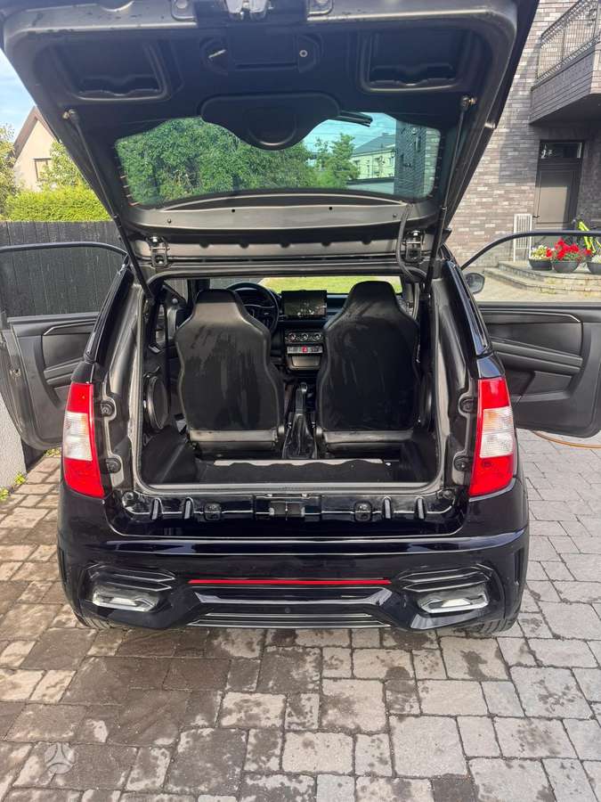 Ligier JS50, 0.5 l., hatchback