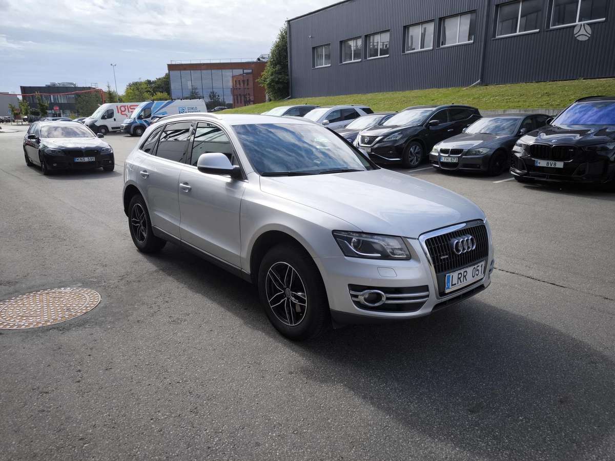 Audi Q5, 2.0 l., off-road / crossover