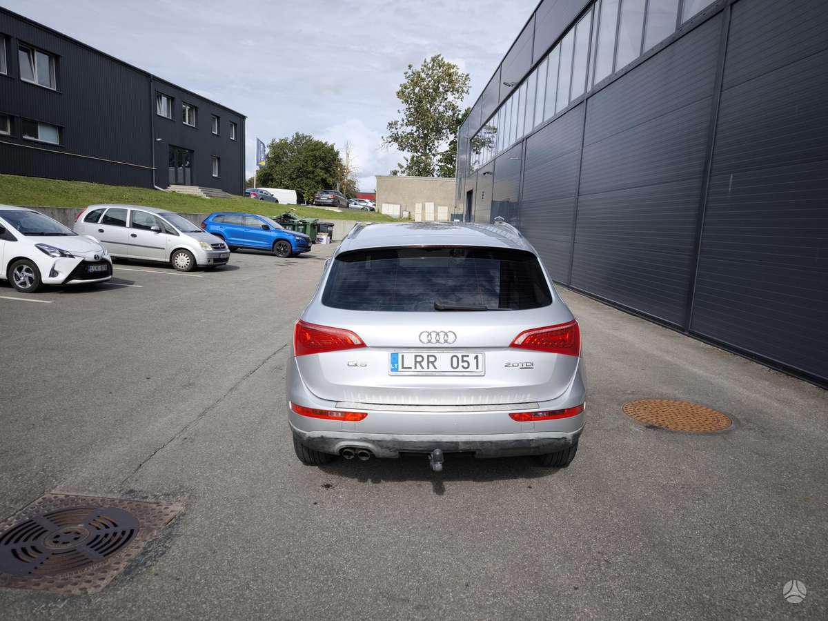 Audi Q5, 2.0 l., off-road / crossover