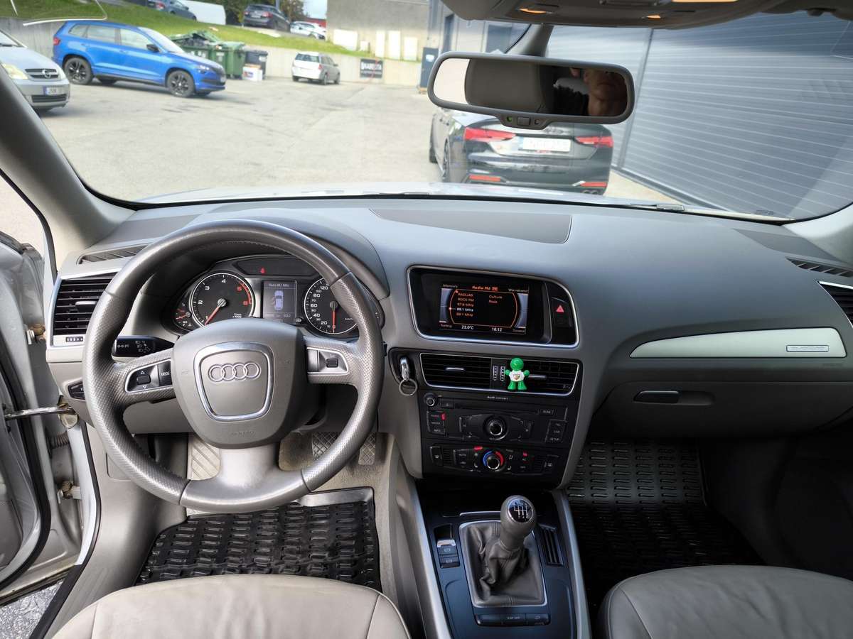 Audi Q5, 2.0 l., off-road / crossover