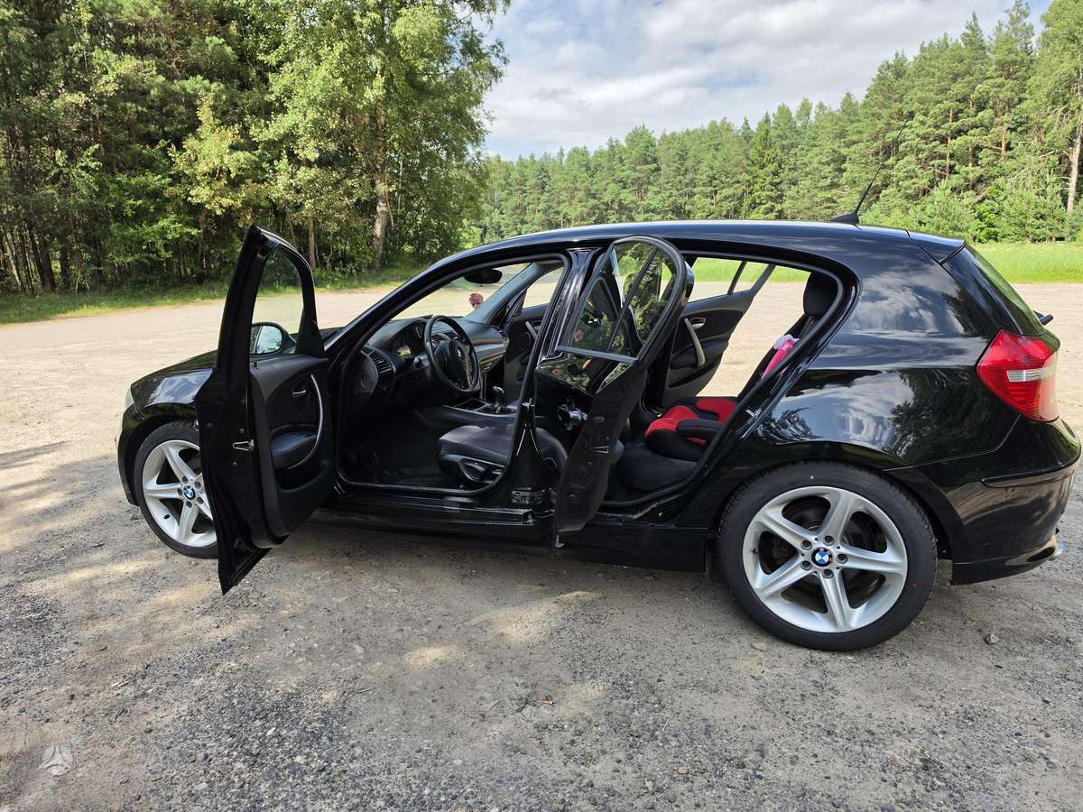 BMW 116, 2.0 l., hatchback