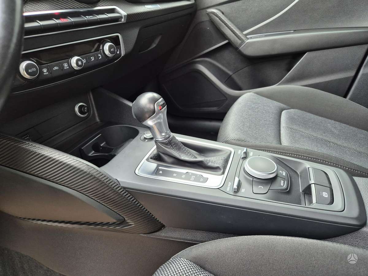 Audi Q2, 1.4 l., Внедорожник / Кроссовер