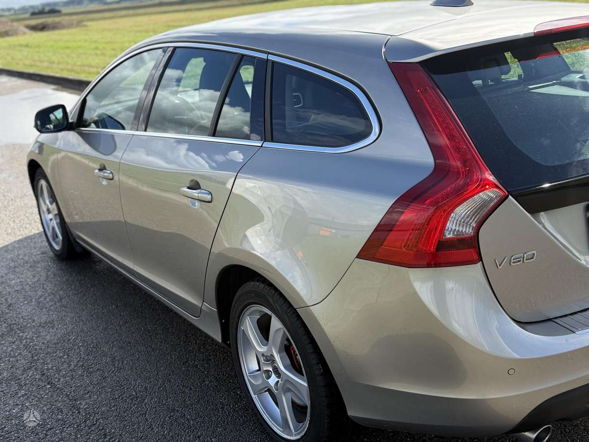 Volvo V60, 2.4 l., universalas