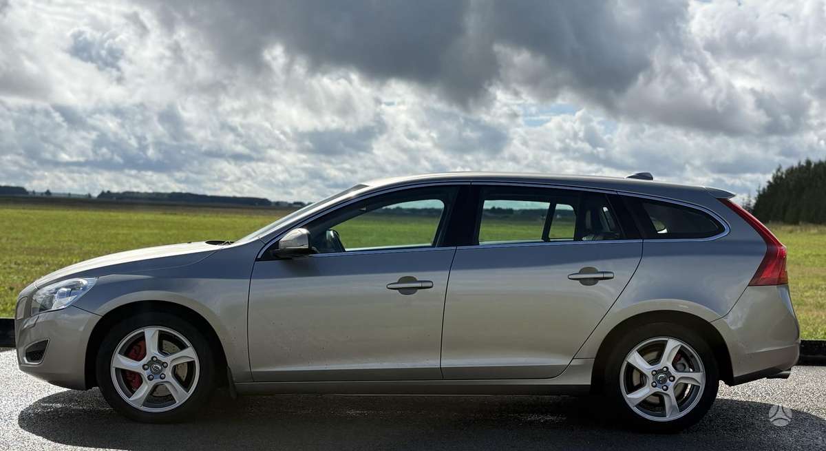 Volvo V60, 2.4 l., universalas