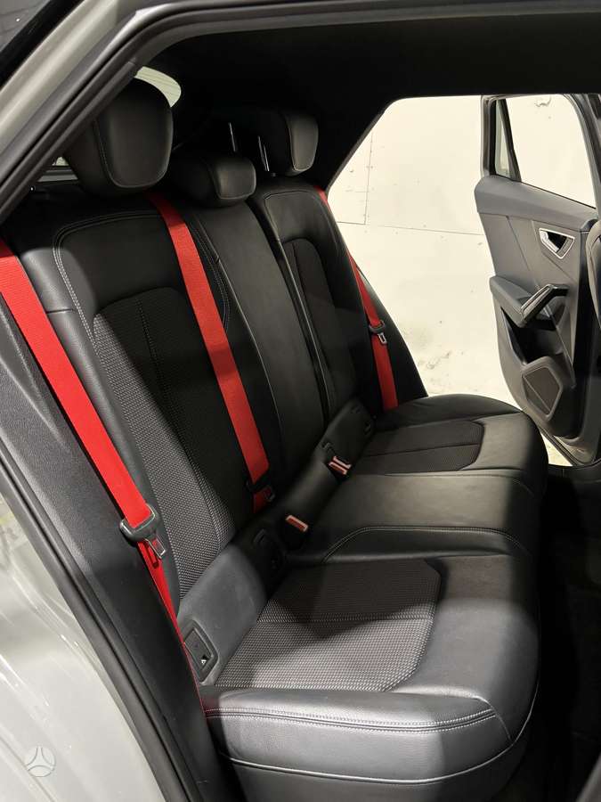 Audi Q2, 1.4 l., Хэтчбек