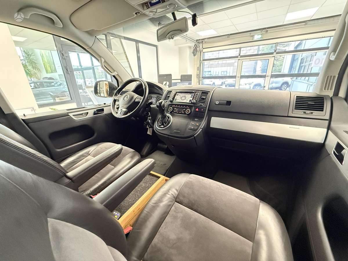 Volkswagen Multivan, 2.0 l., Минивэн