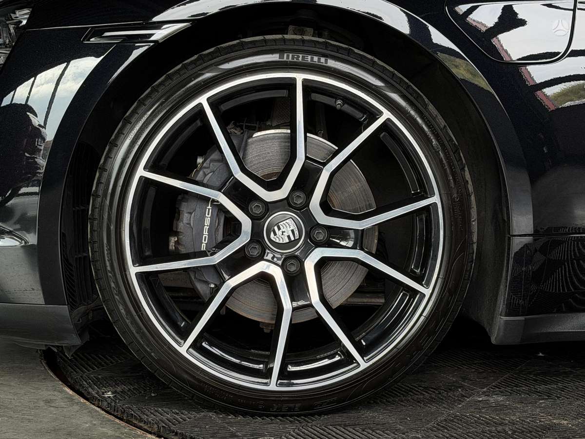 Porsche Taycan - 7