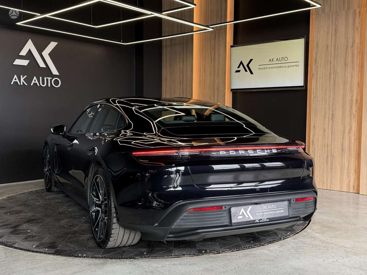 Porsche Taycan - 9