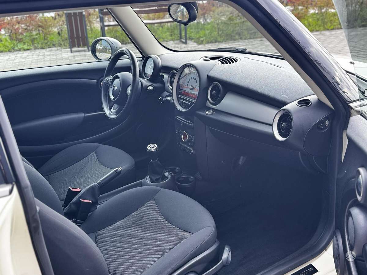 Mini One, 1.6 l., hatchback