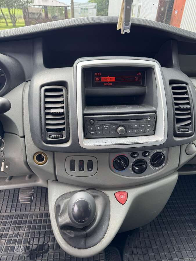 Renault Trafic - 10