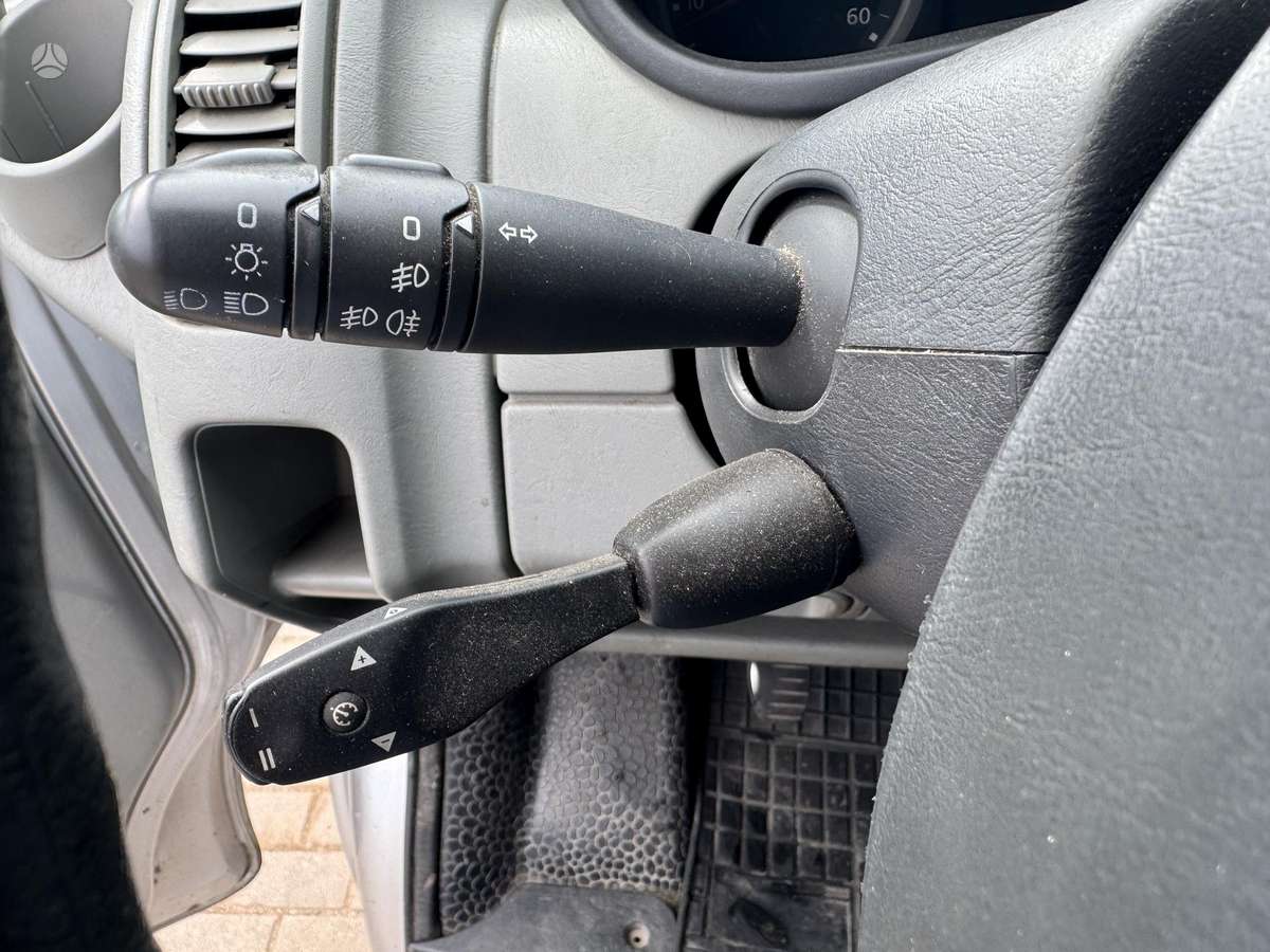 Renault Trafic - 11