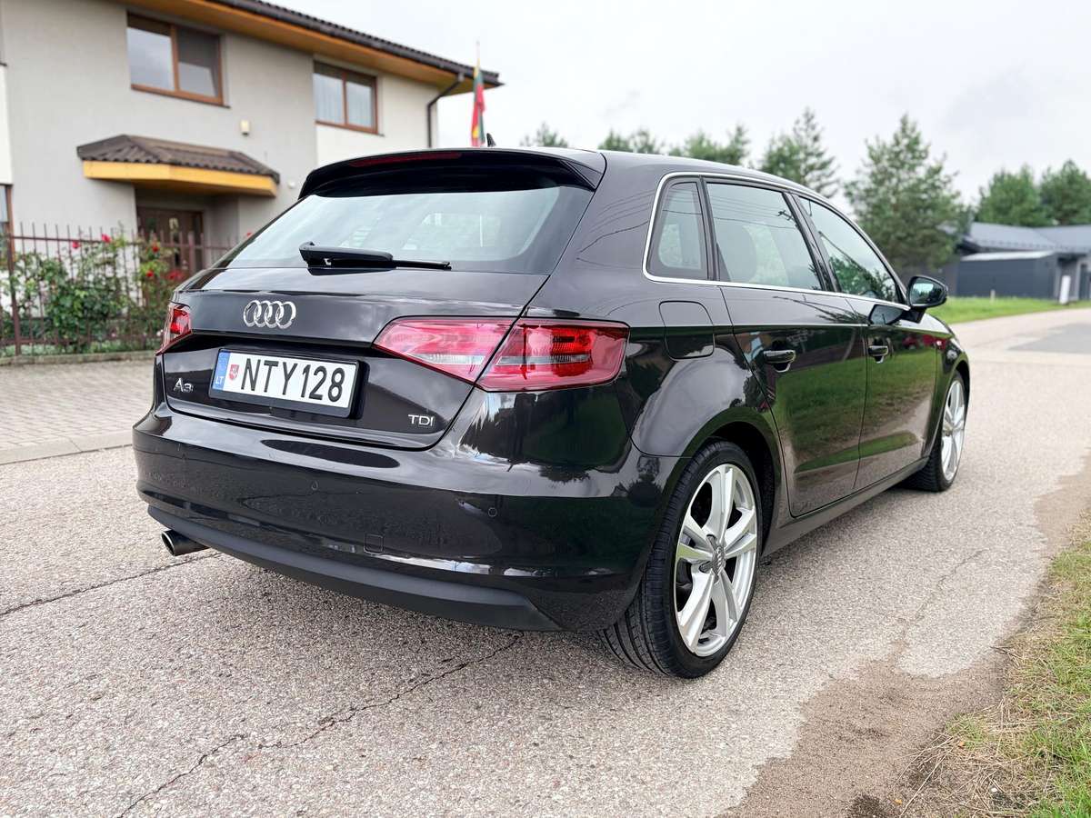 Audi A3, 1.6 l., Хэтчбек