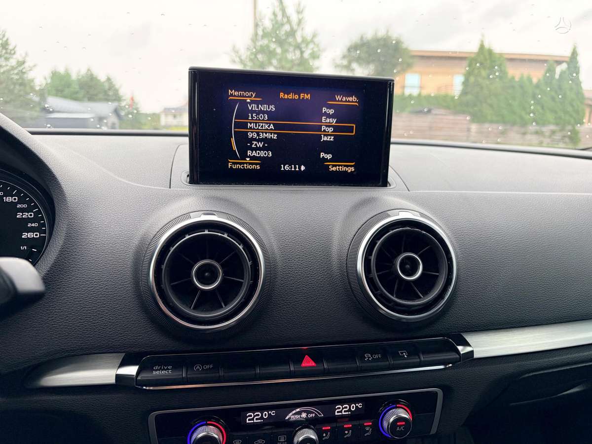 Audi A3, 1.6 l., Хэтчбек