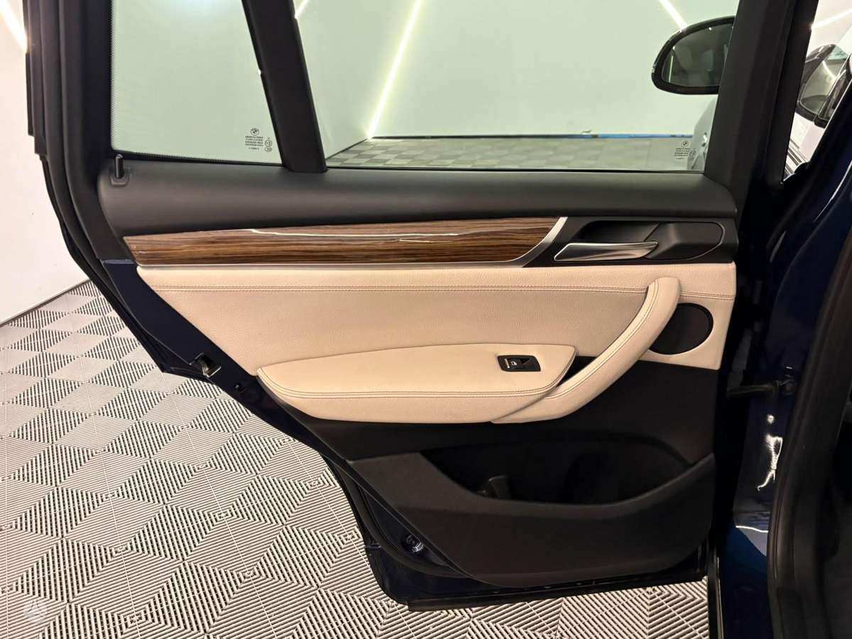 BMW X3, 2.0 l., off-road / crossover