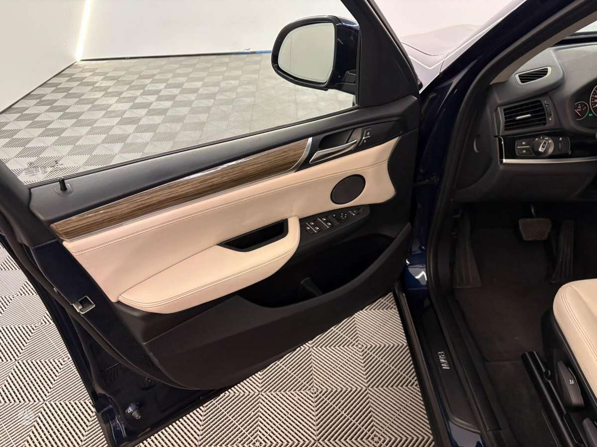 BMW X3, 2.0 l., off-road / crossover