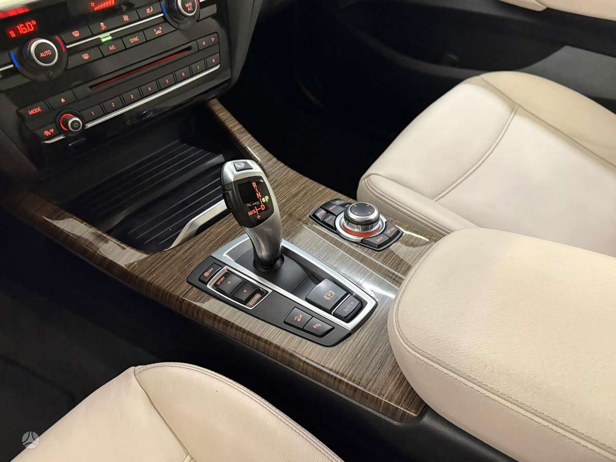 BMW X3, 2.0 l., off-road / crossover