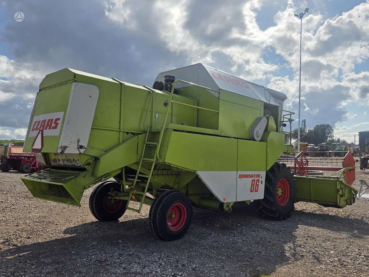 Claas Dominator 86, kombainai
