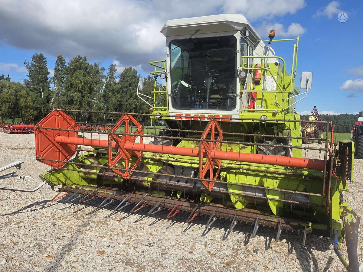 Claas Dominator 86, kombainai