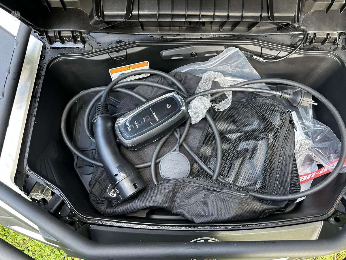 Can-Am Outlander, electric, atv / quad