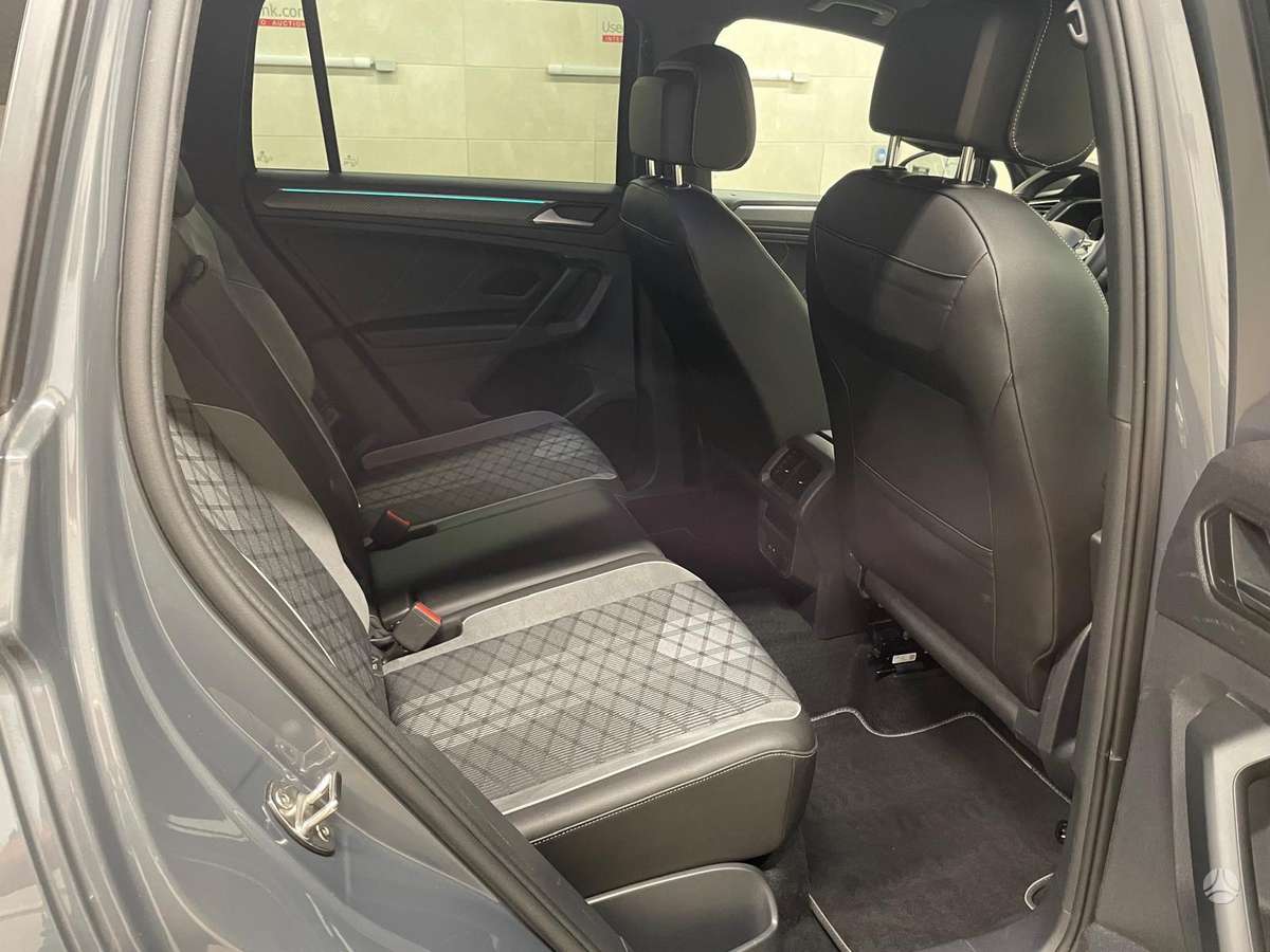 Volkswagen Tiguan - 10