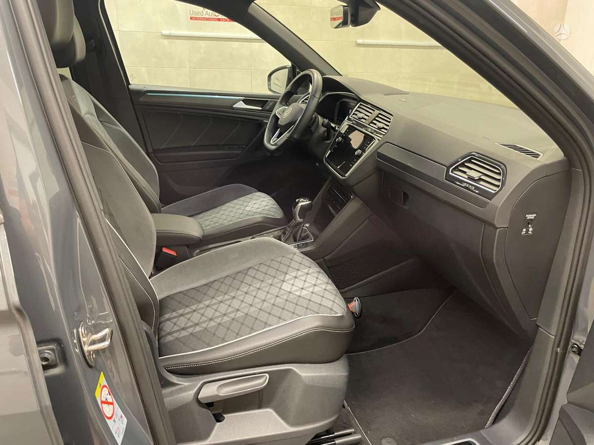 Volkswagen Tiguan - 9