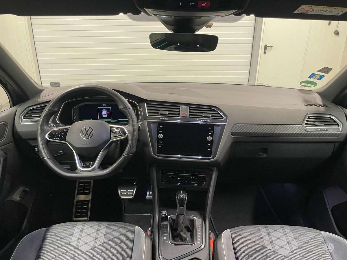 Volkswagen Tiguan - 8