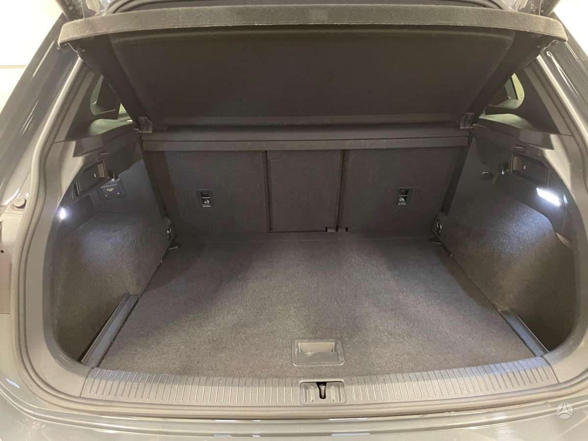 Volkswagen Tiguan - 12