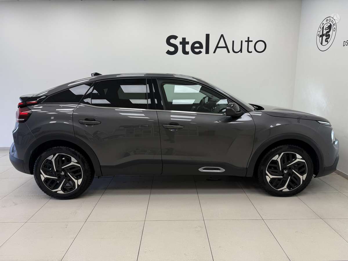 Citroen C4, 1.2 l., Хэтчбек