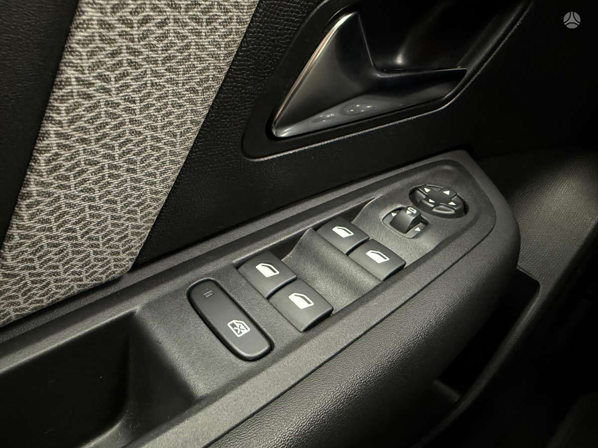 Citroen C4, 1.2 l., Хэтчбек