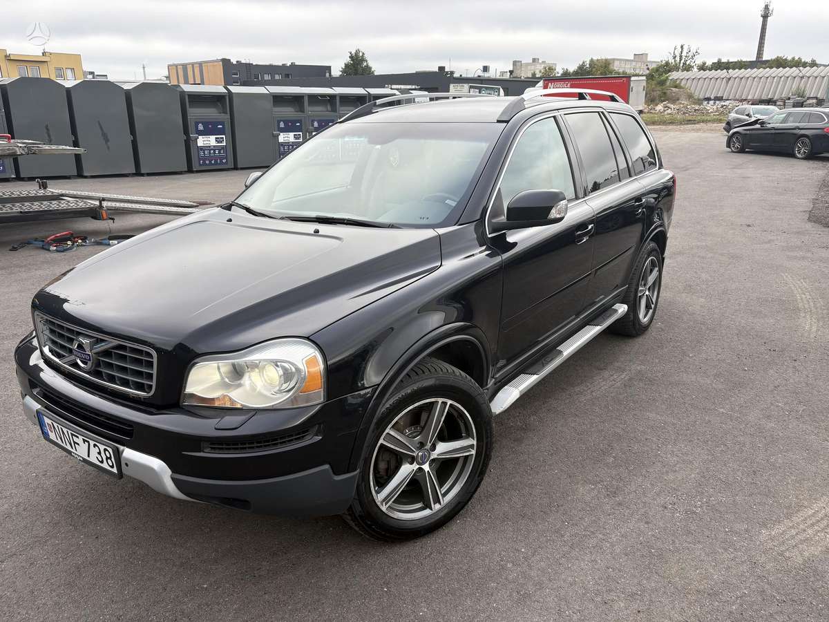 Volvo XC90 - 1