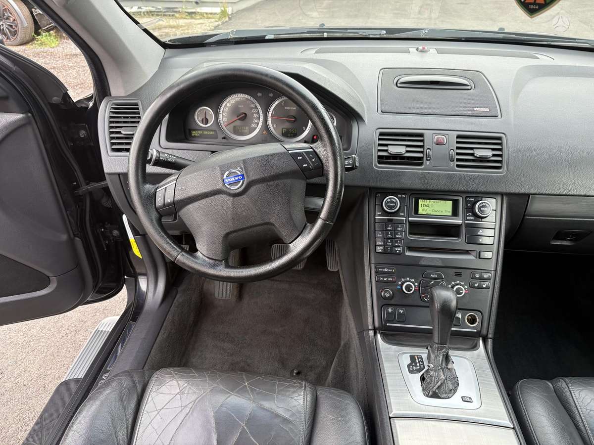 Volvo XC90 - 6