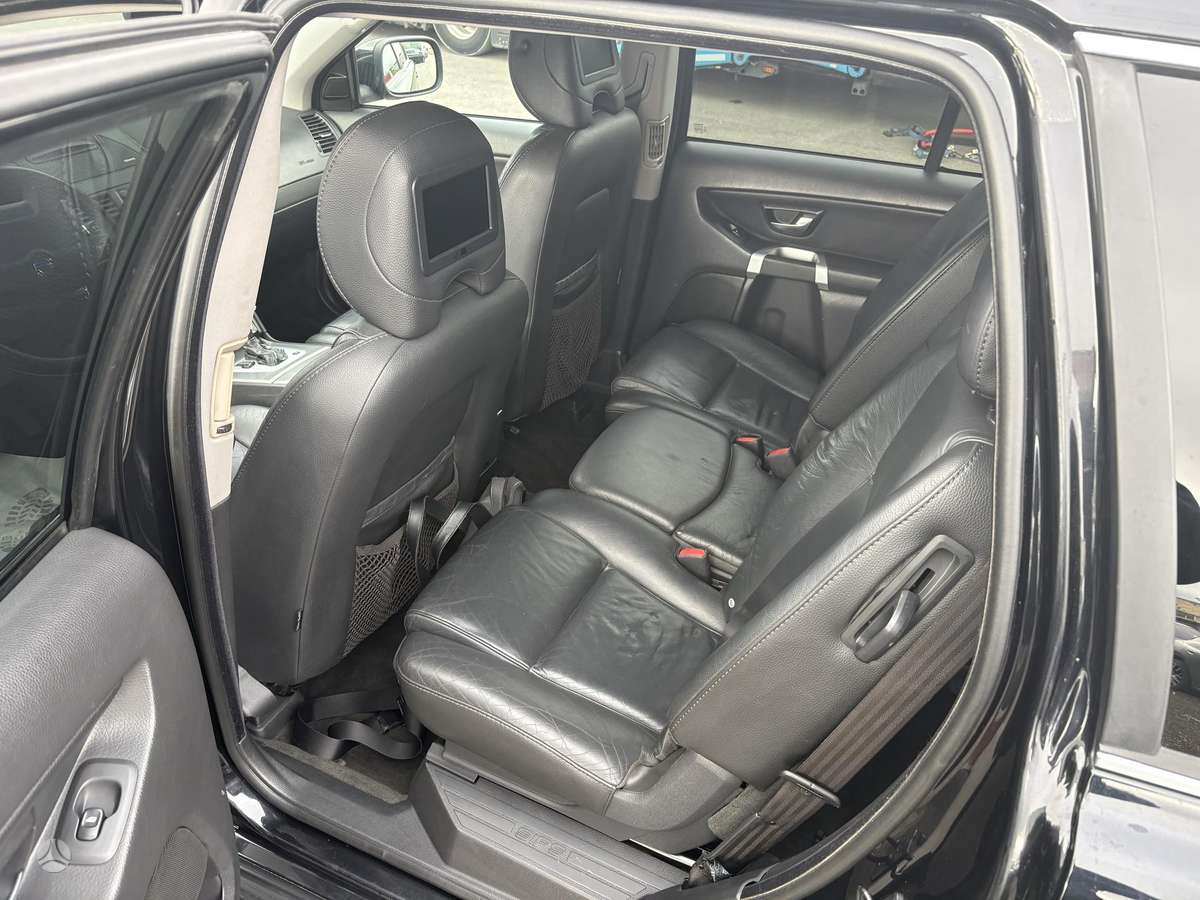 Volvo XC90 - 9