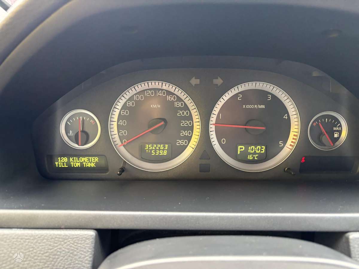 Volvo XC90 - 10