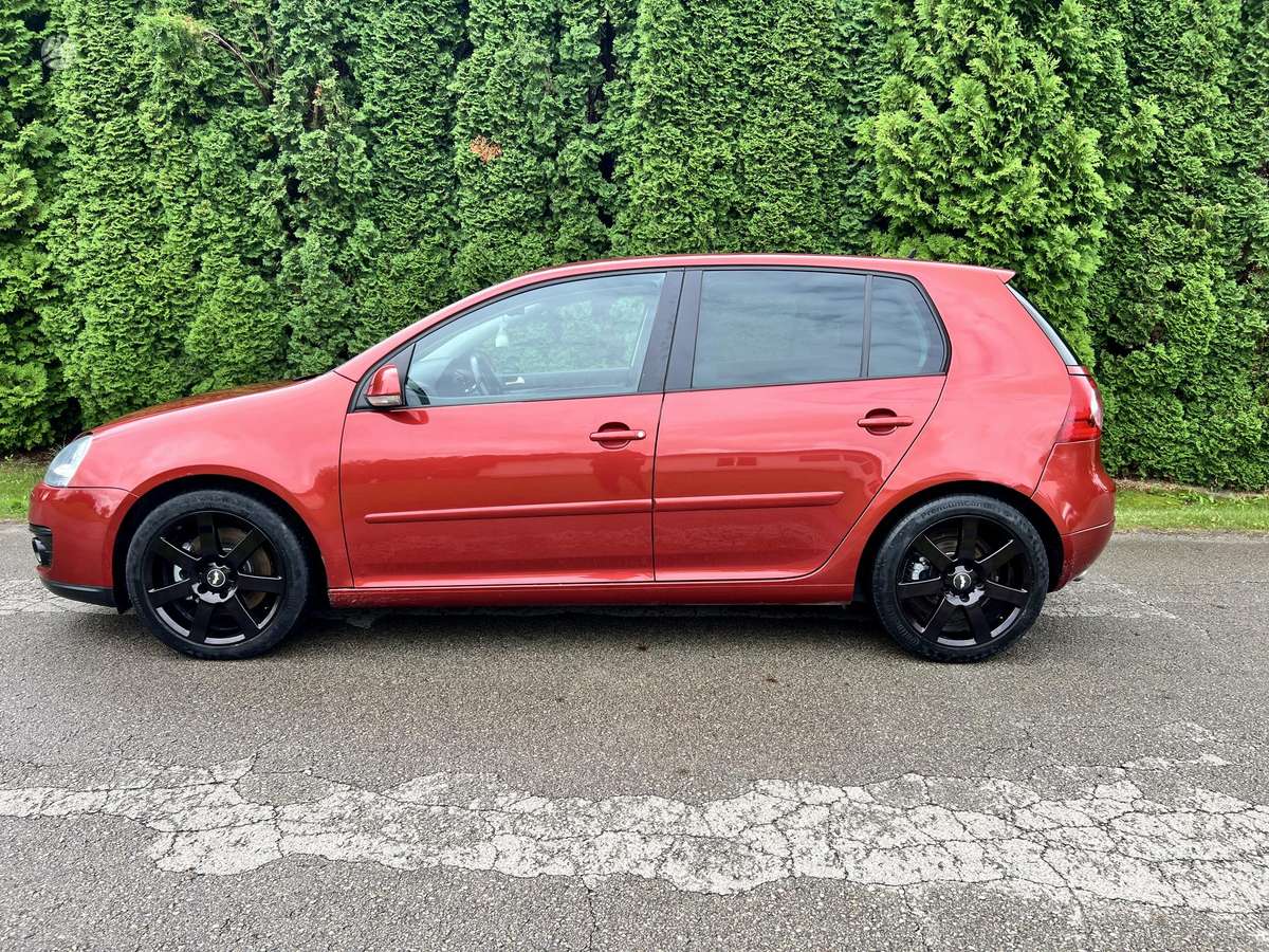 Volkswagen Golf - 6