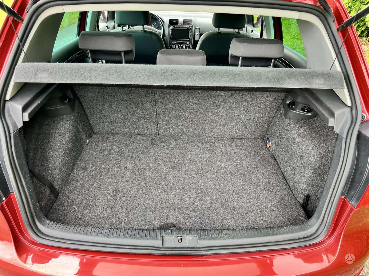 Volkswagen Golf - 10