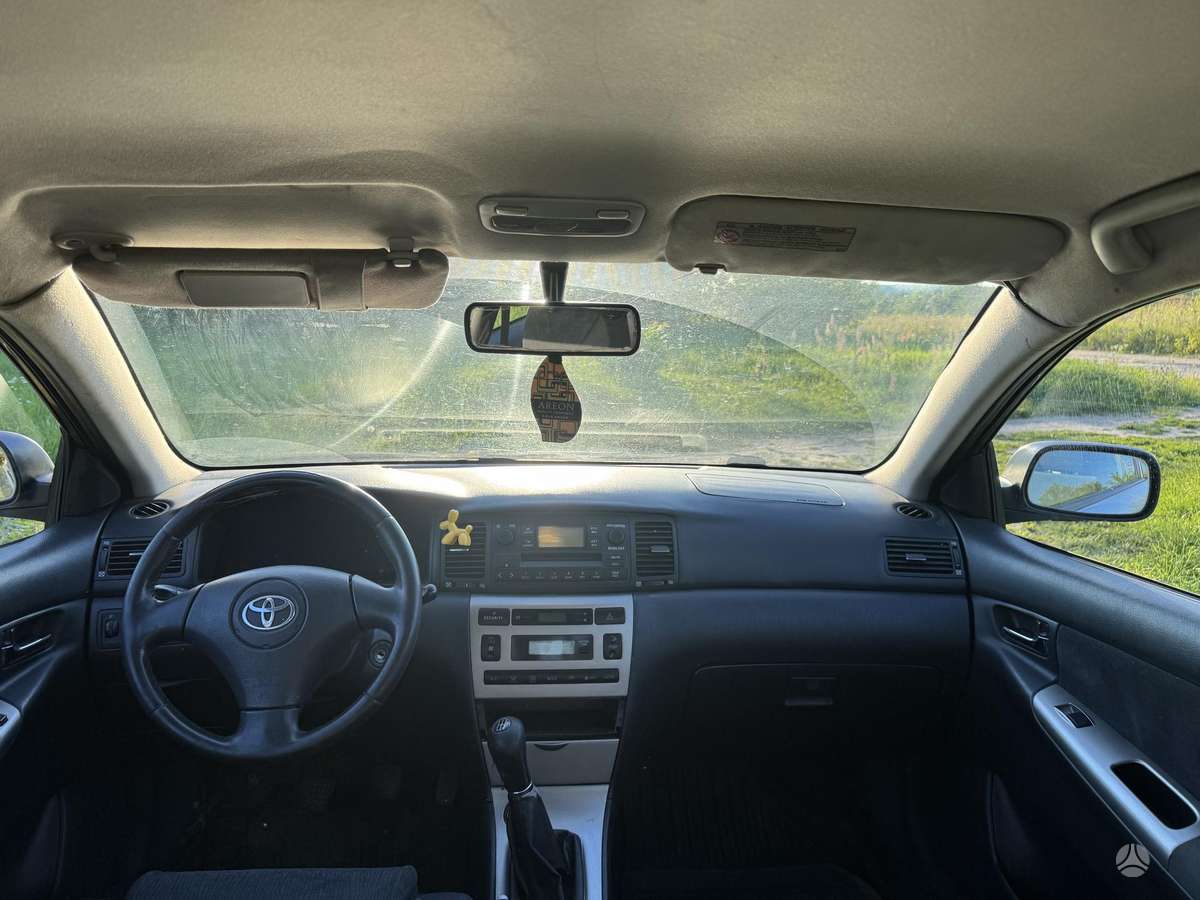 Toyota Corolla - 4