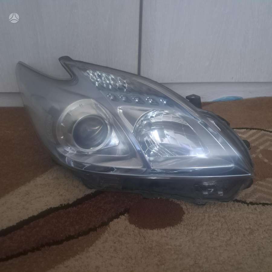 Toyota Prius žibintai