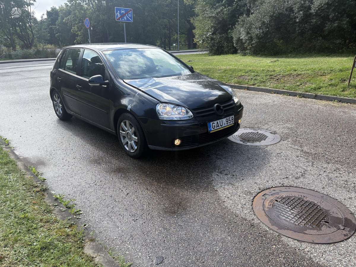 Volkswagen Golf - 2