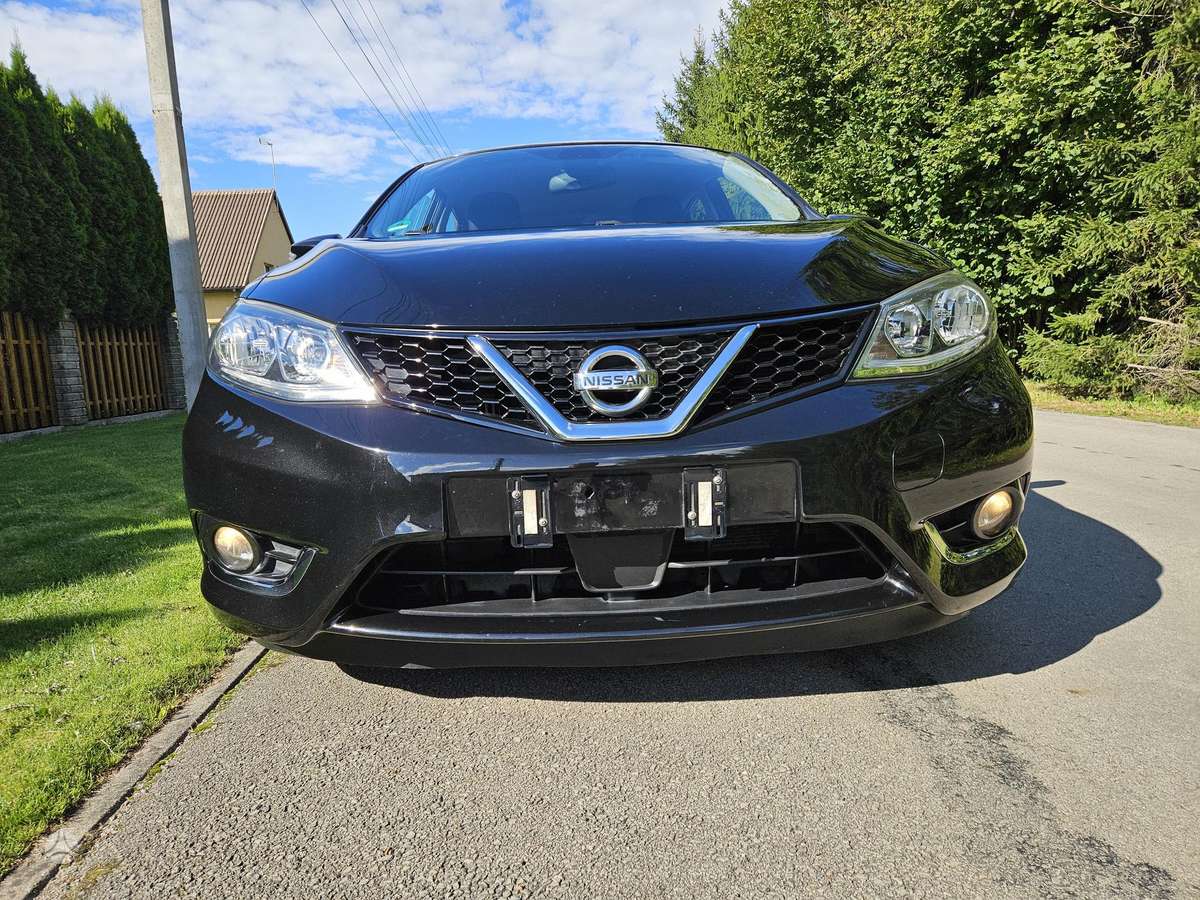 Nissan Pulsar, 1.2 l., hatchback