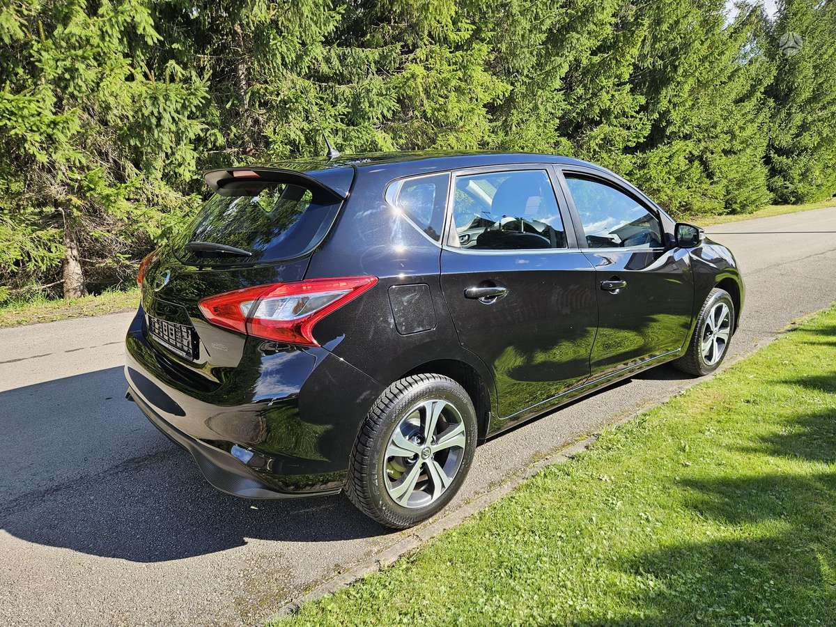 Nissan Pulsar, 1.2 l., hatchback