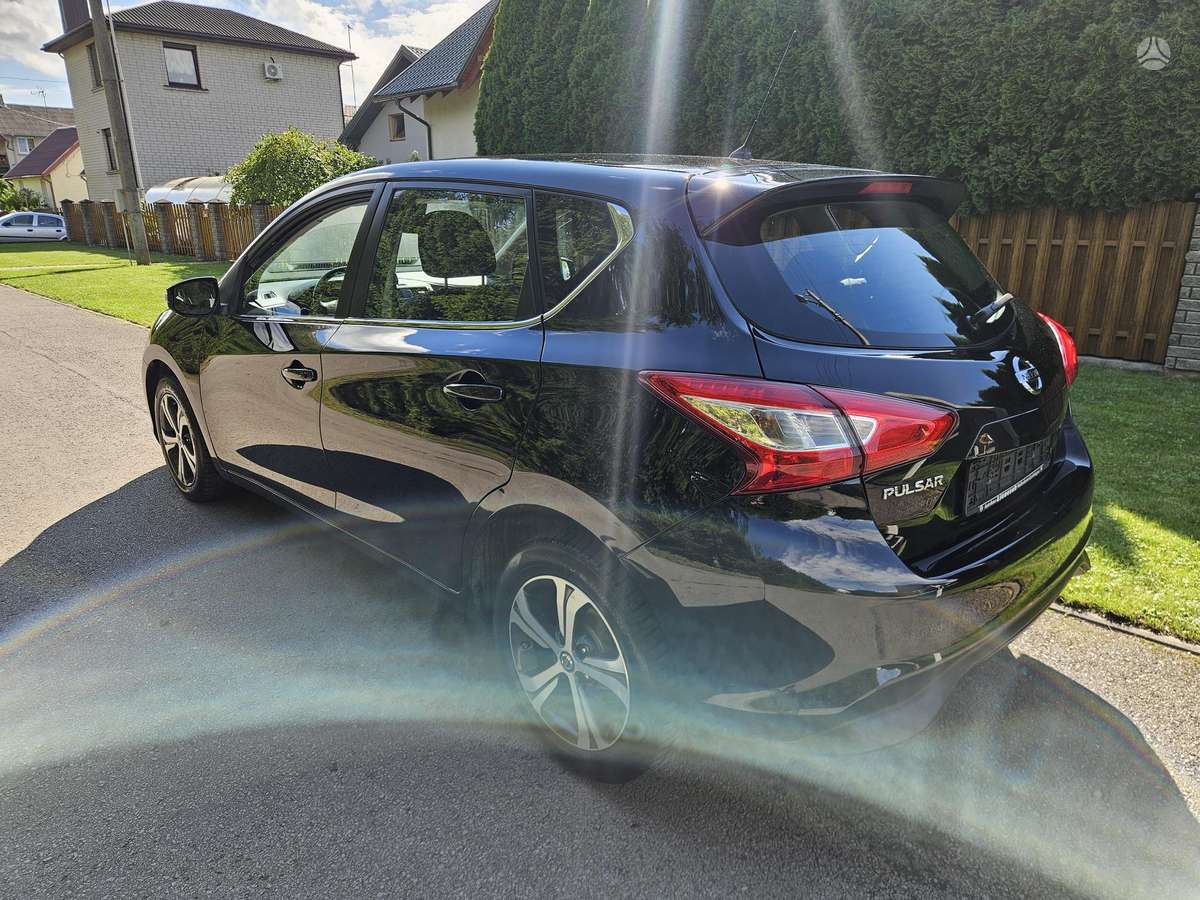 Nissan Pulsar, 1.2 l., hatchback