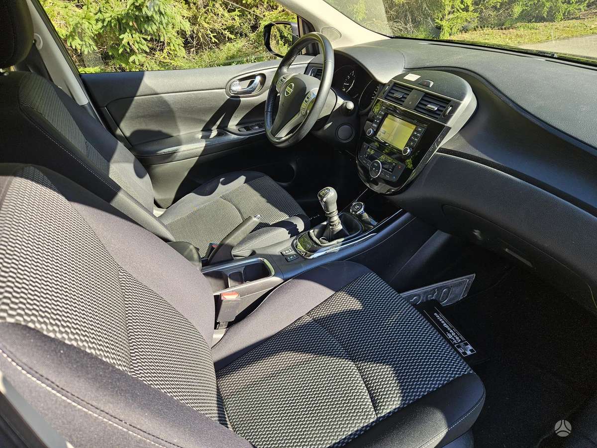 Nissan Pulsar, 1.2 l., hatchback