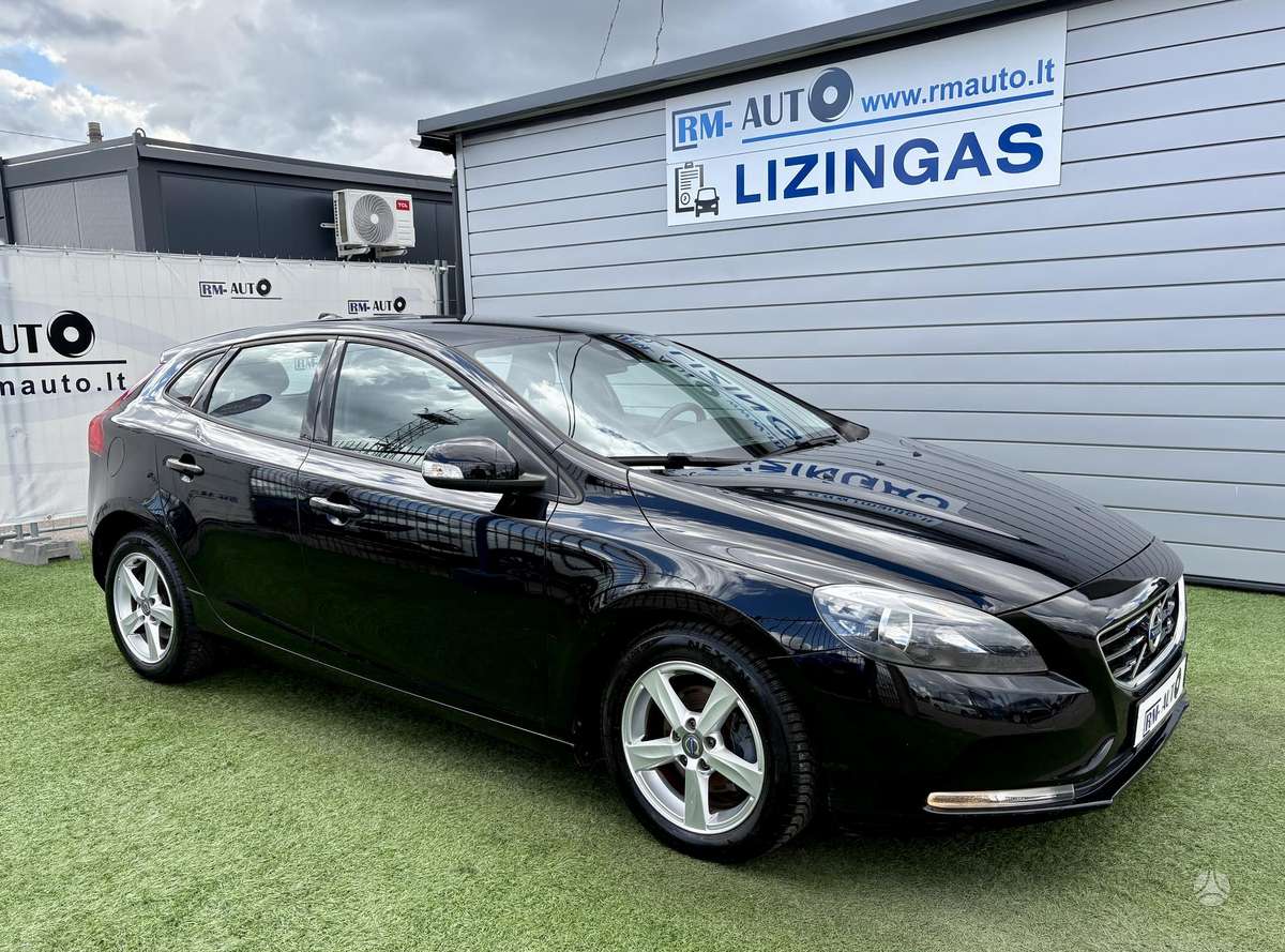 Volvo V40, 1.6 l., hatchback