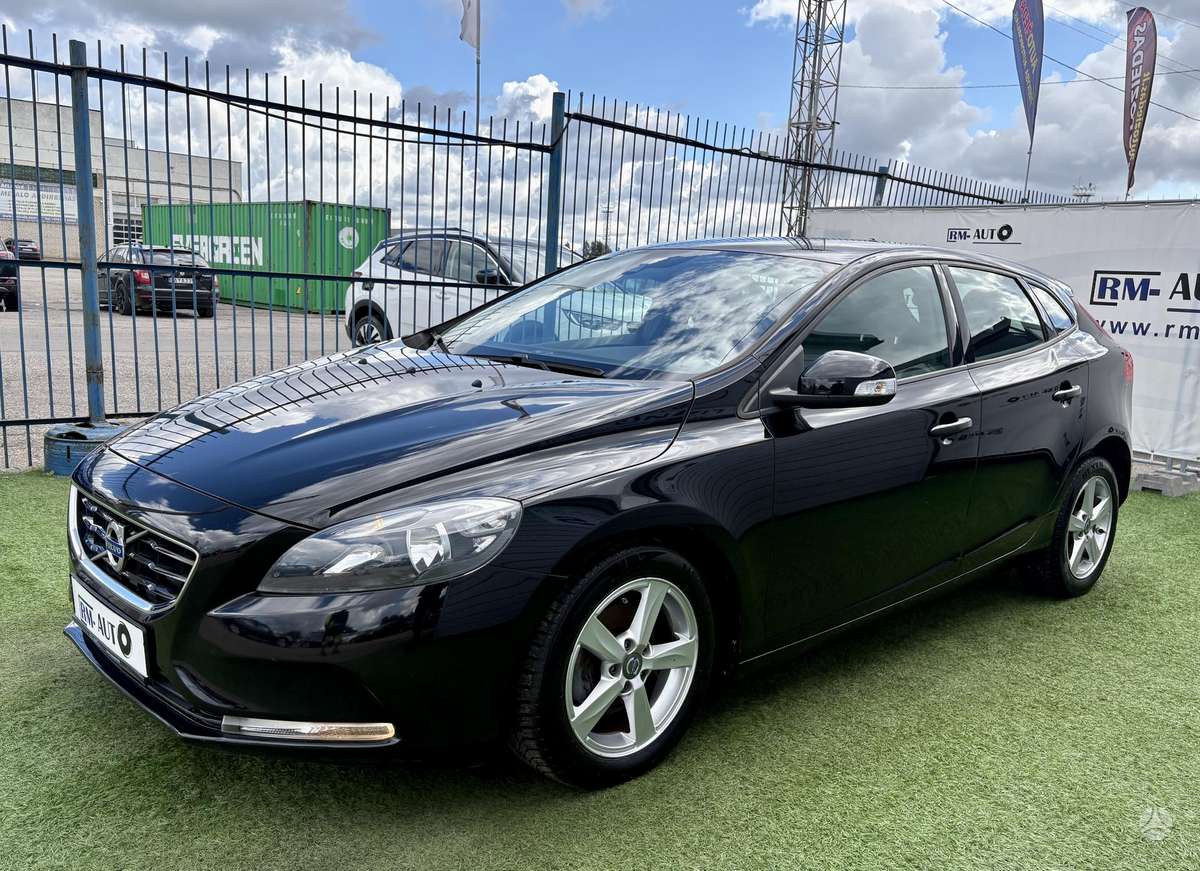 Volvo V40, 1.6 l., hatchback