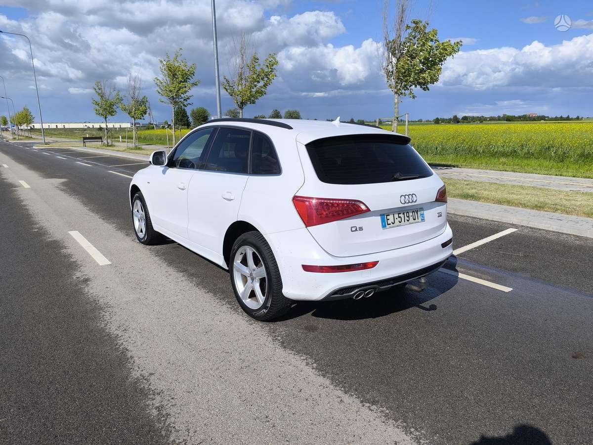 Audi Q5, 2.0 l., Внедорожник / Кроссовер