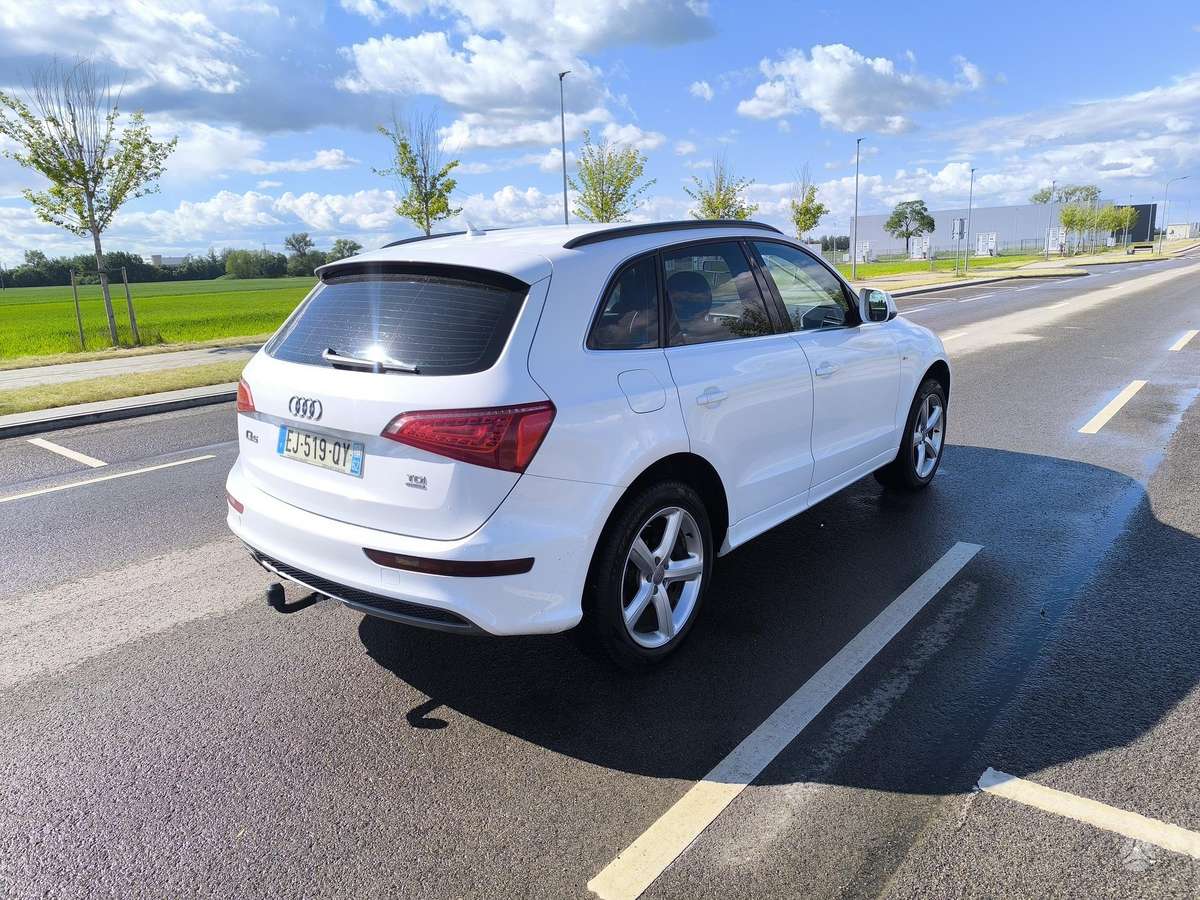 Audi Q5, 2.0 l., Внедорожник / Кроссовер
