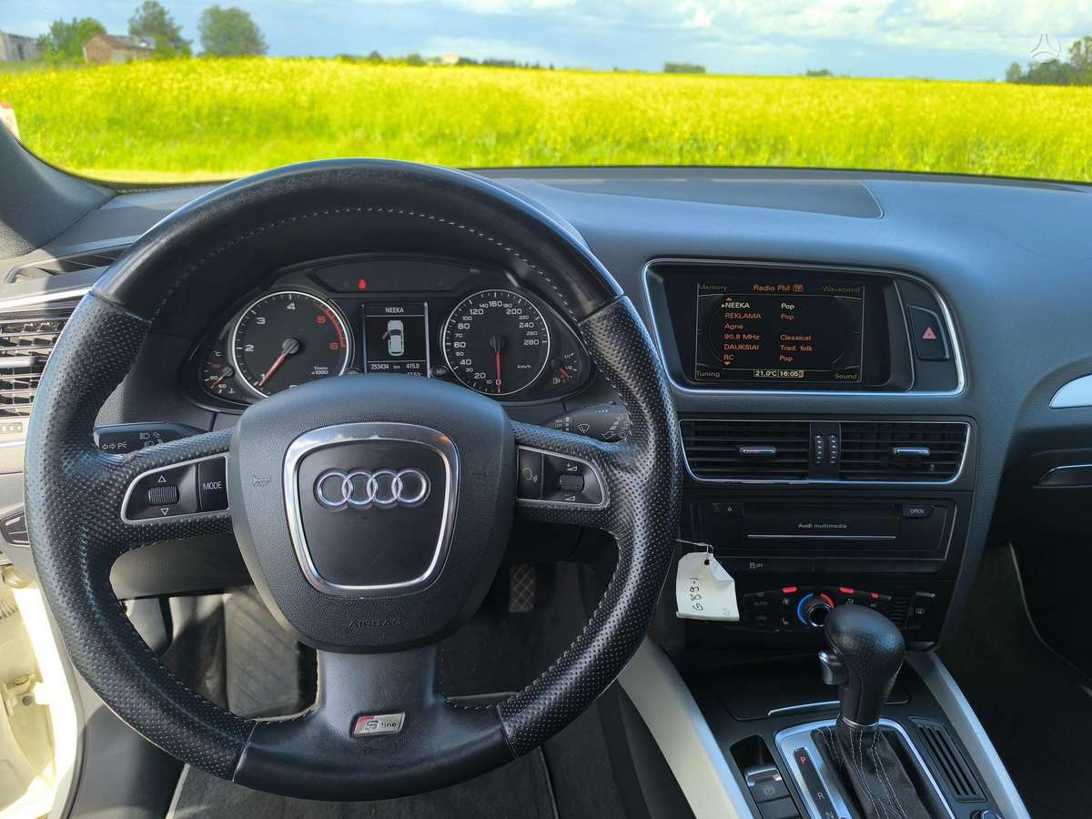 Audi Q5, 2.0 l., Внедорожник / Кроссовер