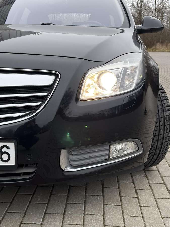 Opel Insignia, 2.0 l., Седан