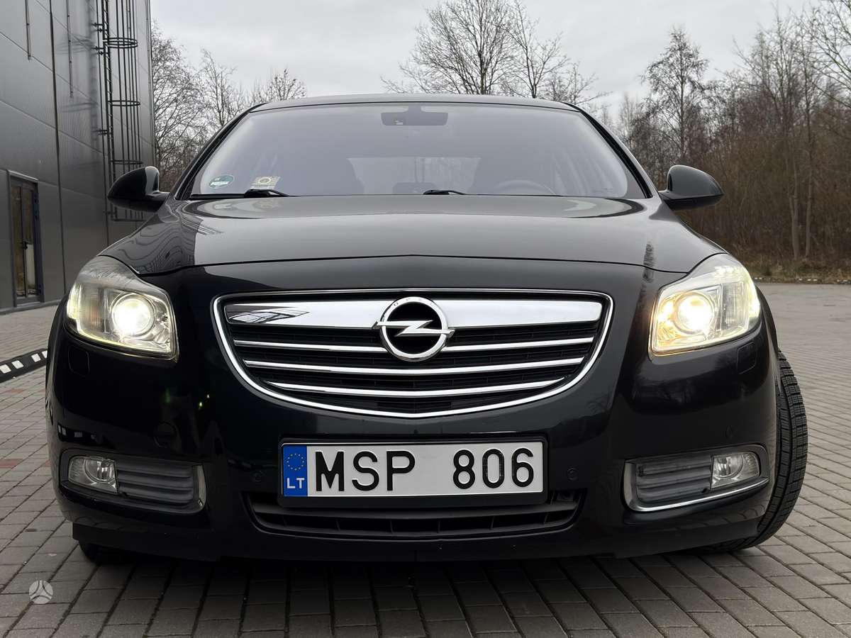 Opel Insignia, 2.0 l., Седан
